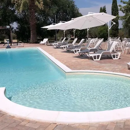 מלון Borgo San Lorenzo 4*