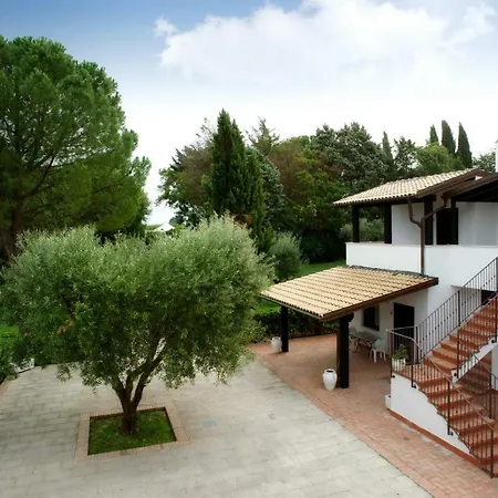 Borgo San Lorenzo 4* צ'ריניולה