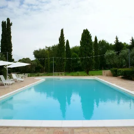 Borgo San Lorenzo 4* צ'ריניולה